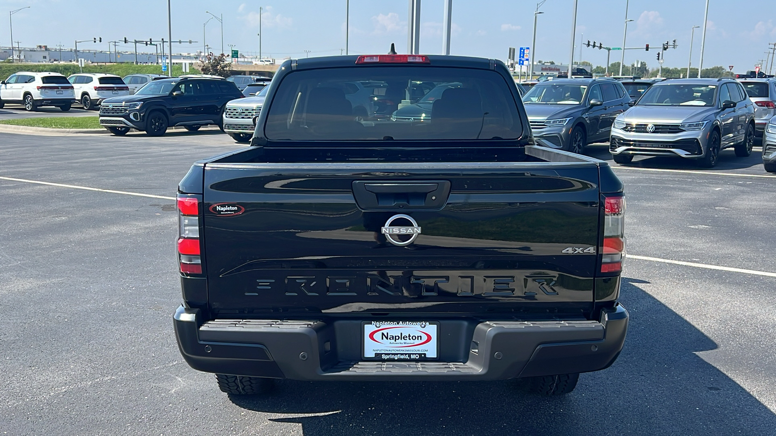 2022 Nissan Frontier S Crew Cab 4x4 Auto 5