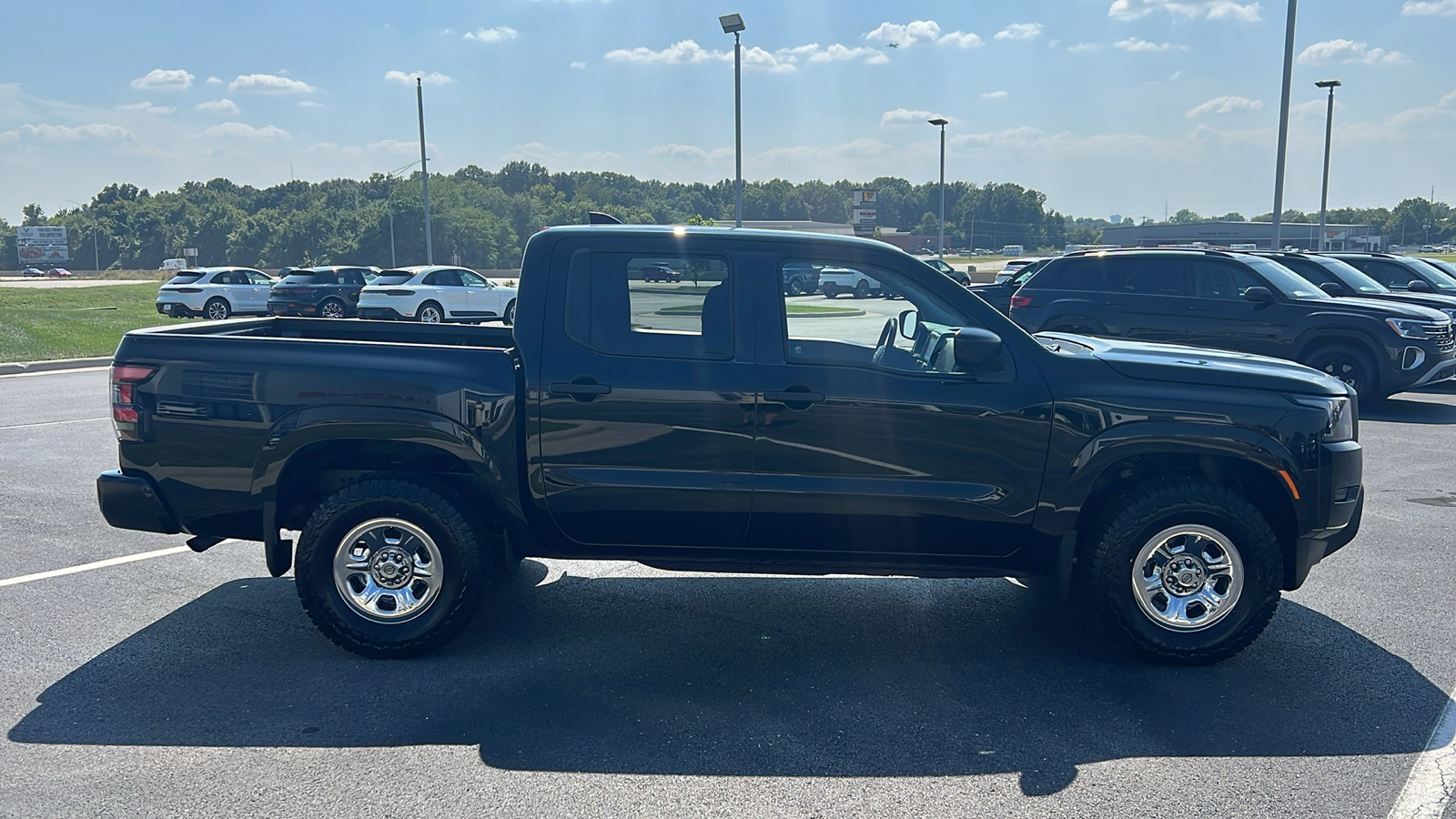 2022 Nissan Frontier S Crew Cab 4x4 Auto 8