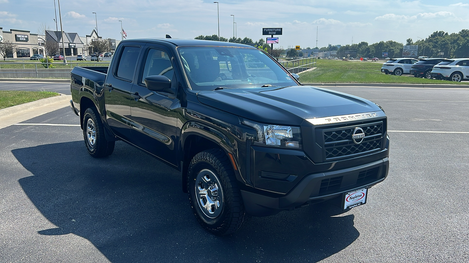 2022 Nissan Frontier S Crew Cab 4x4 Auto 9