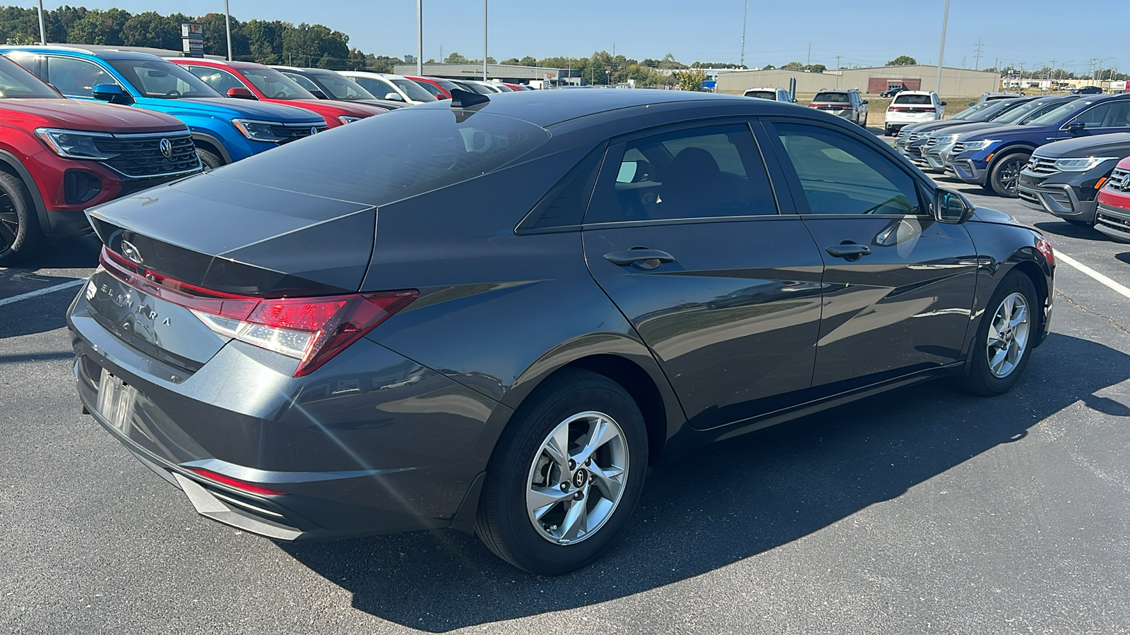 2023 Hyundai Elantra SE 4