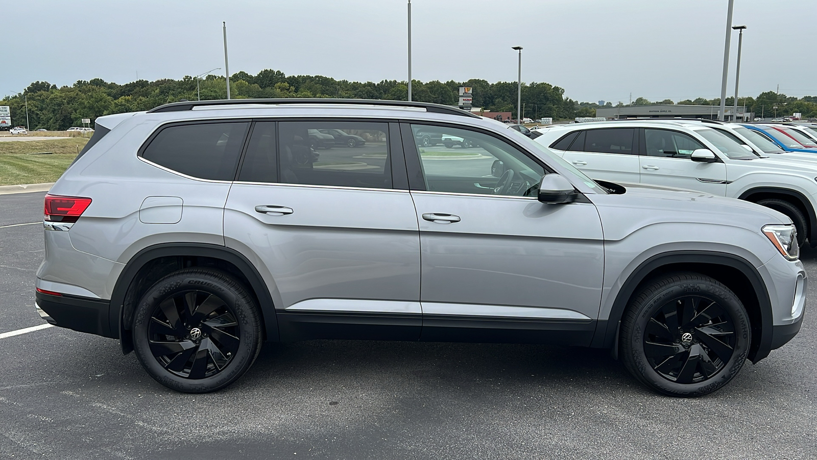 2024 Volkswagen Atlas 2.0T SE w/Technology 10