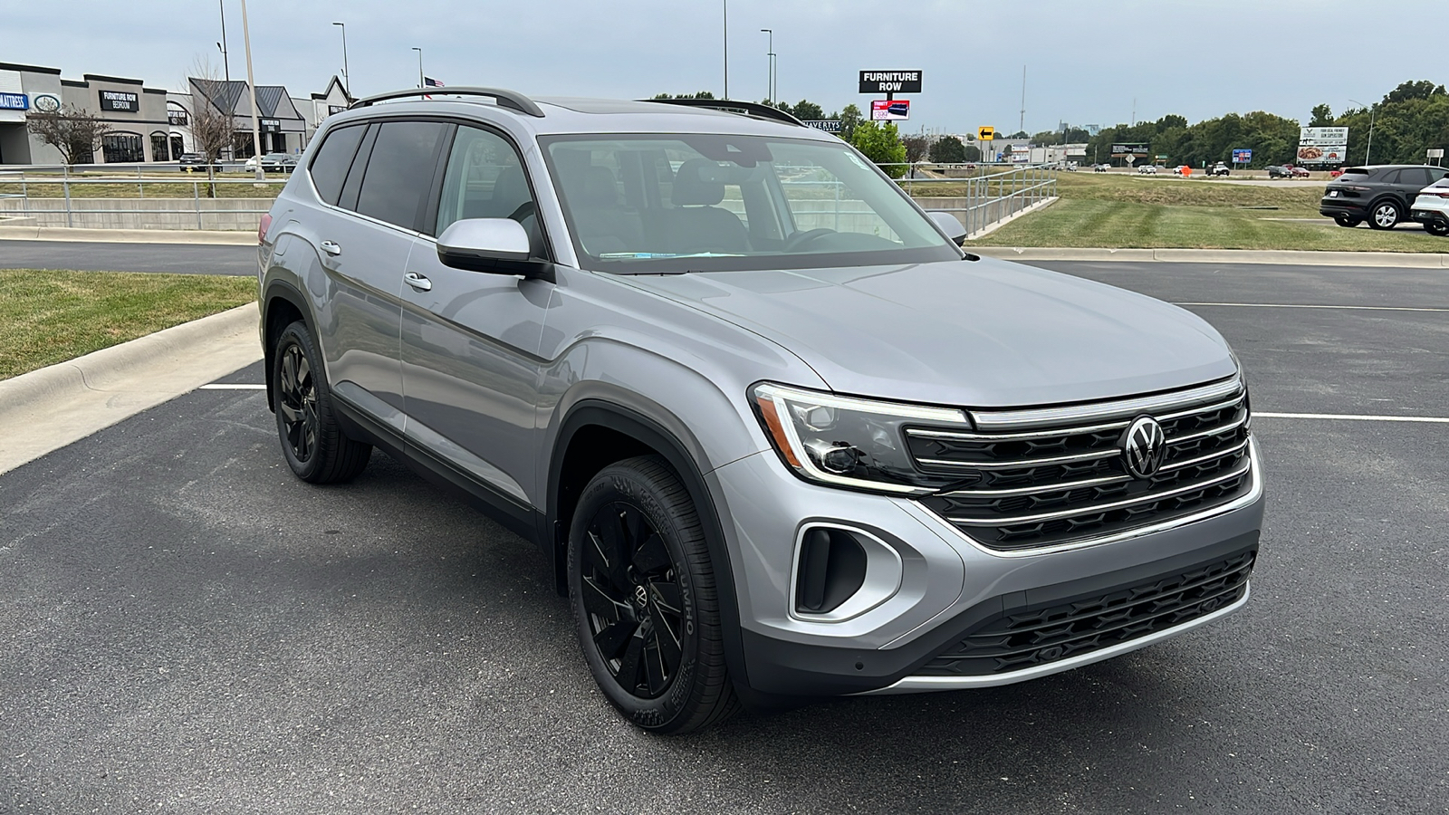 2024 Volkswagen Atlas 2.0T SE w/Technology 11