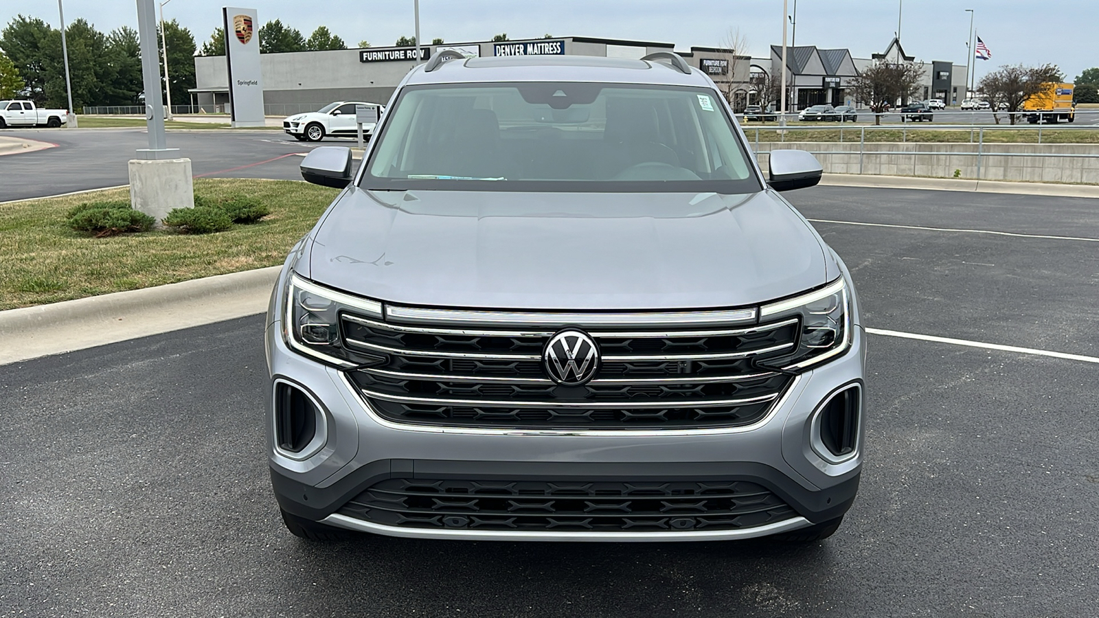 2024 Volkswagen Atlas 2.0T SE w/Technology 12