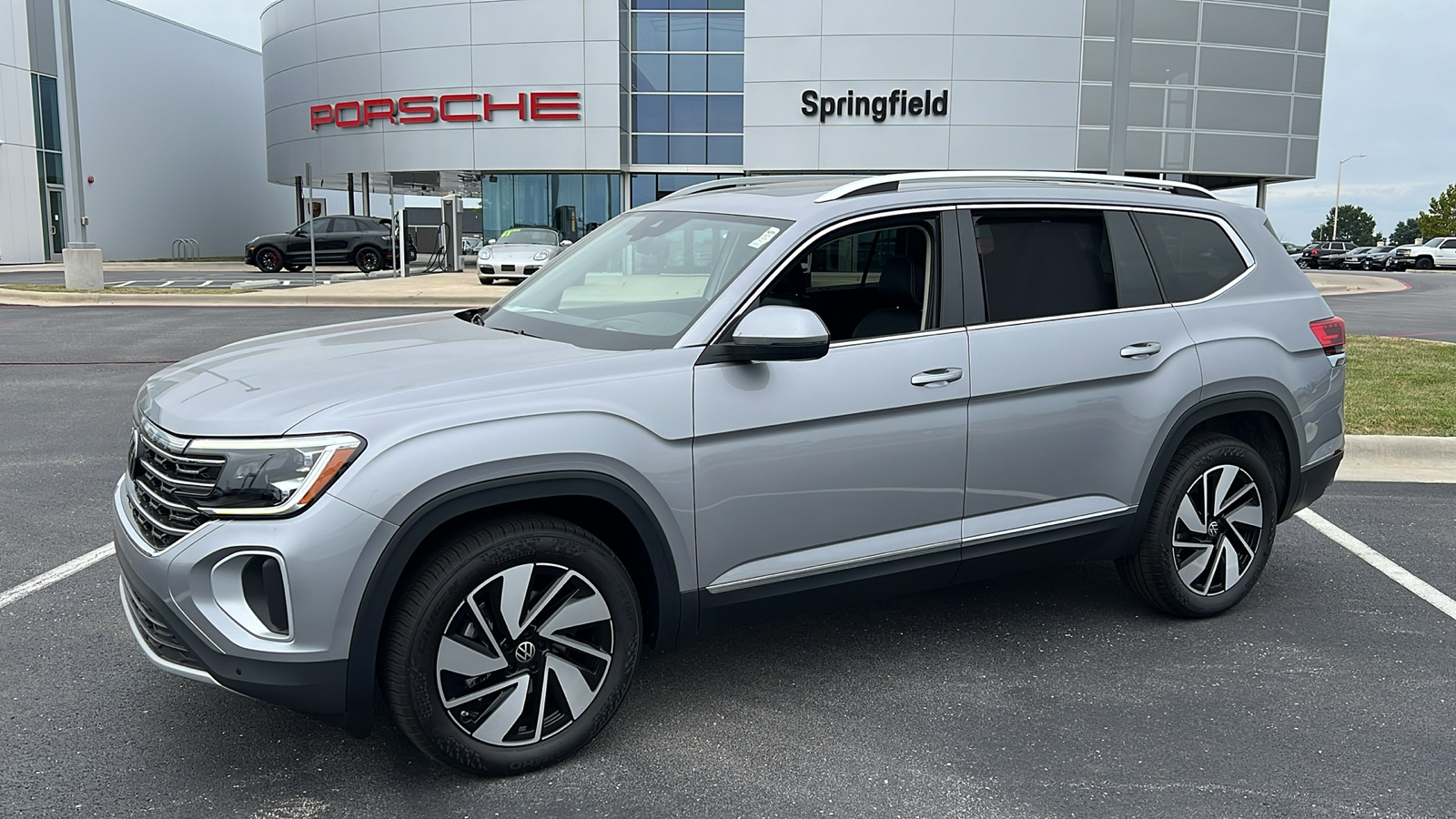 2024 Volkswagen Atlas 2.0T SEL 1