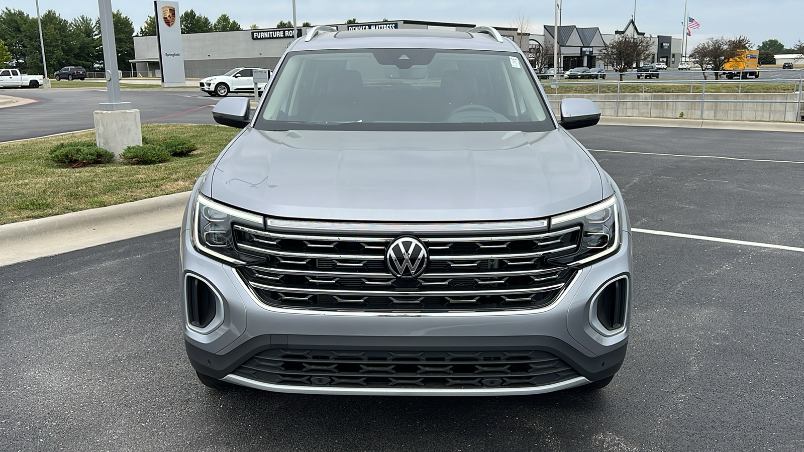 2024 Volkswagen Atlas 2.0T SEL 12