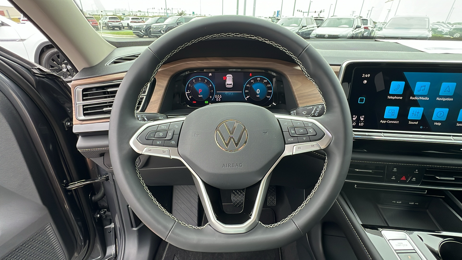 2024 Volkswagen Atlas 2.0T SE w/Technology 21