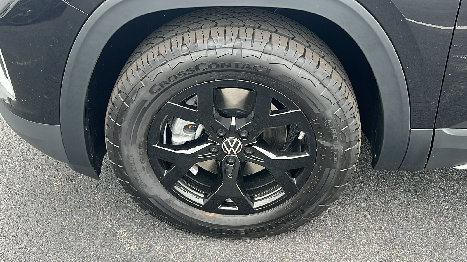 2024 Volkswagen Atlas 2.0T Peak Edition SEL 3