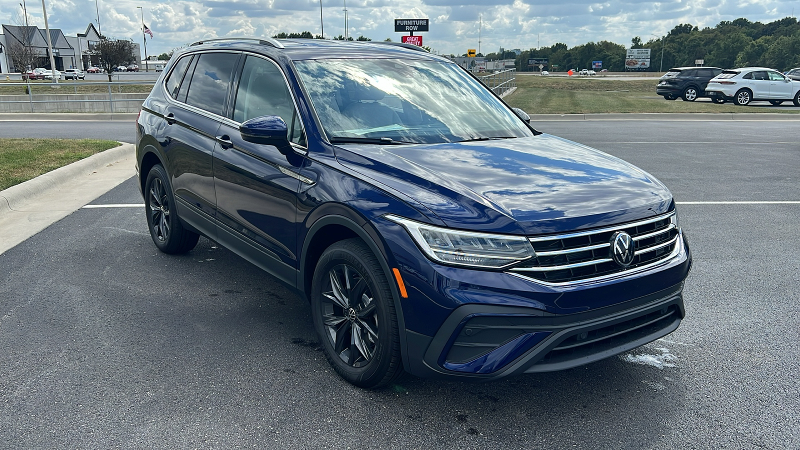 2024 Volkswagen Tiguan SE 11