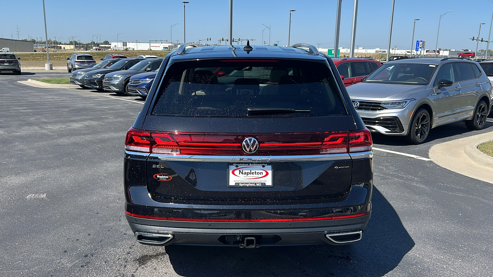 2024 Volkswagen Atlas 2.0T SEL 5