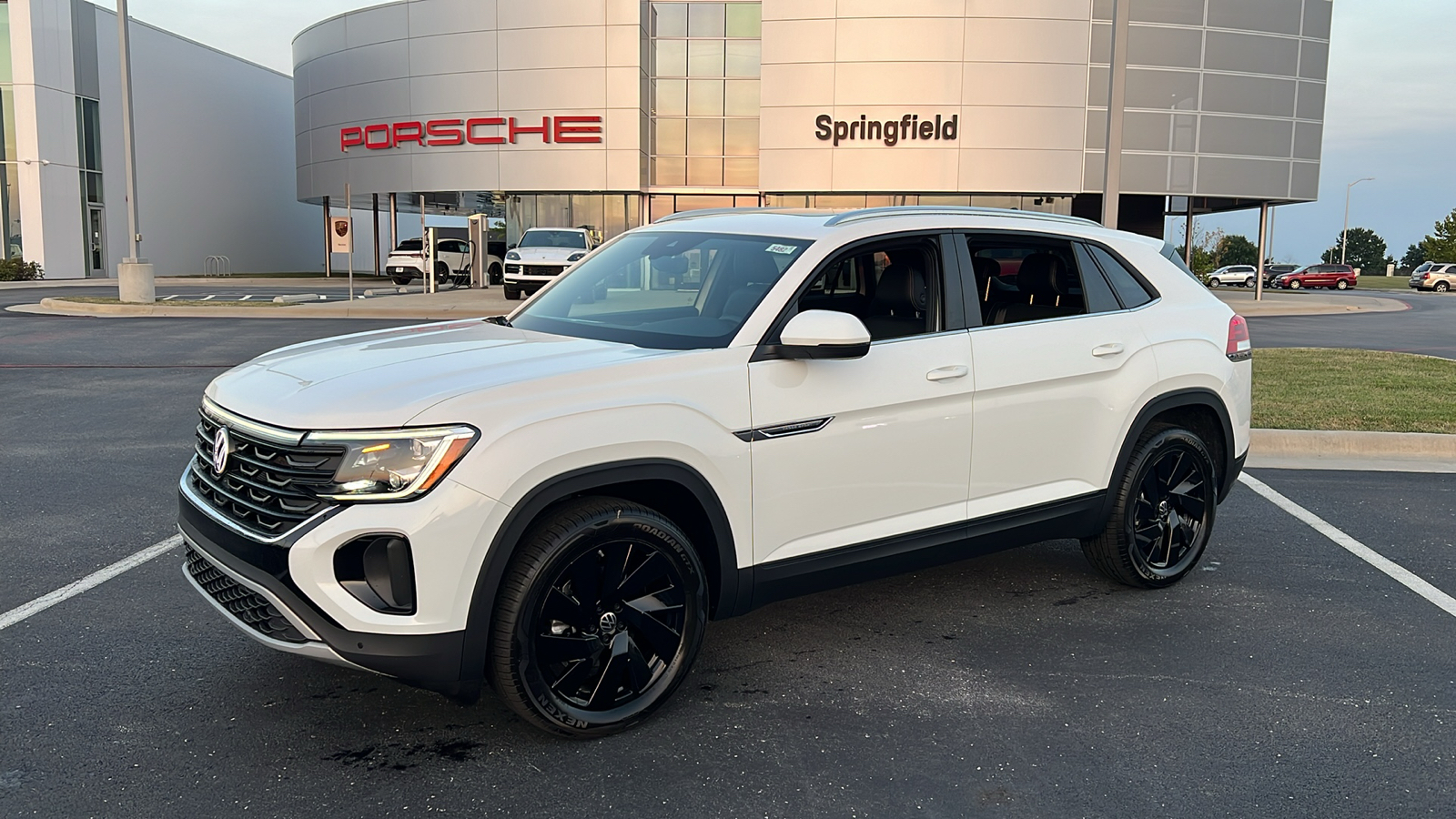 2024 Volkswagen Atlas Cross Sport 2.0T SE w/Technology 1