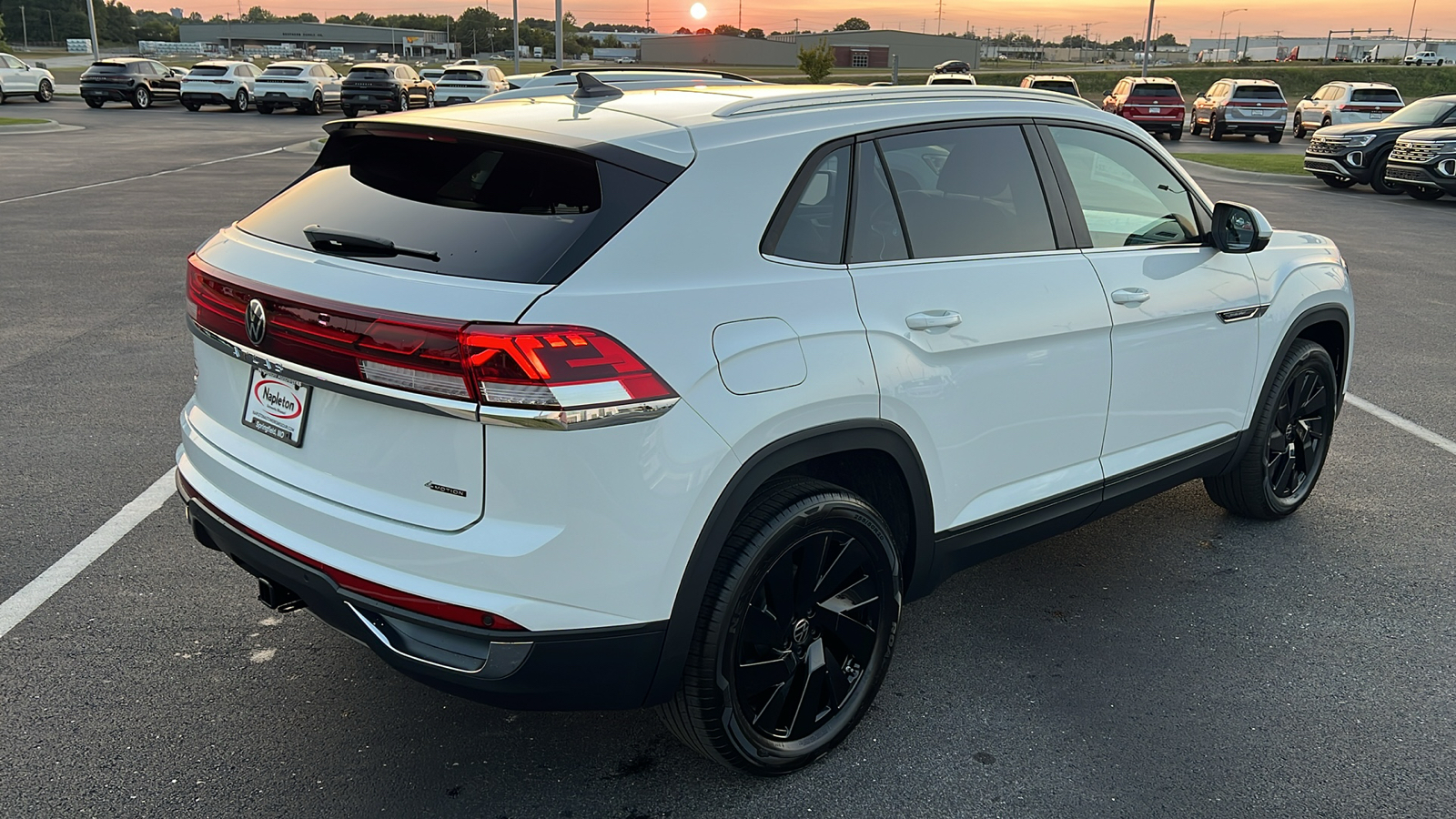 2024 Volkswagen Atlas Cross Sport 2.0T SE w/Technology 9