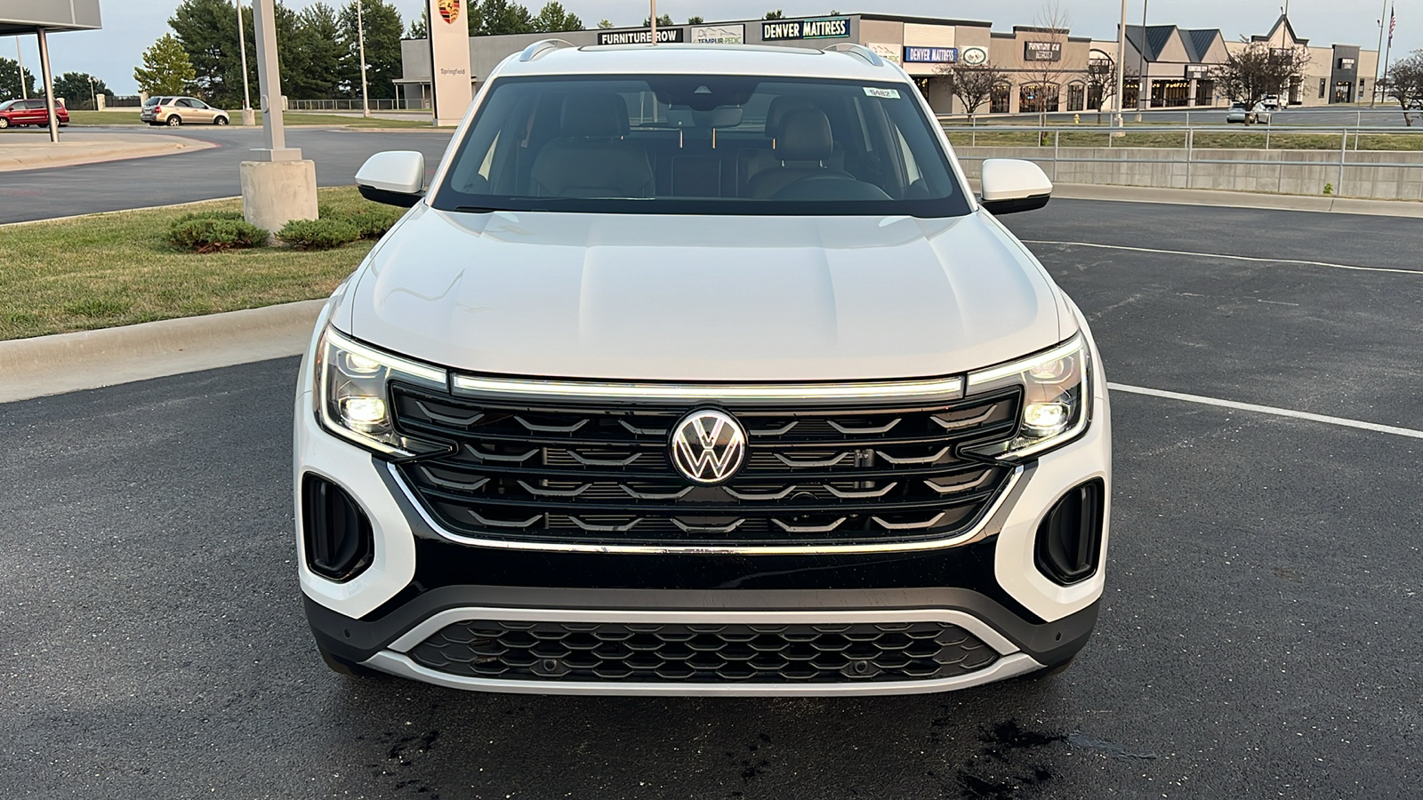 2024 Volkswagen Atlas Cross Sport 2.0T SE w/Technology 12