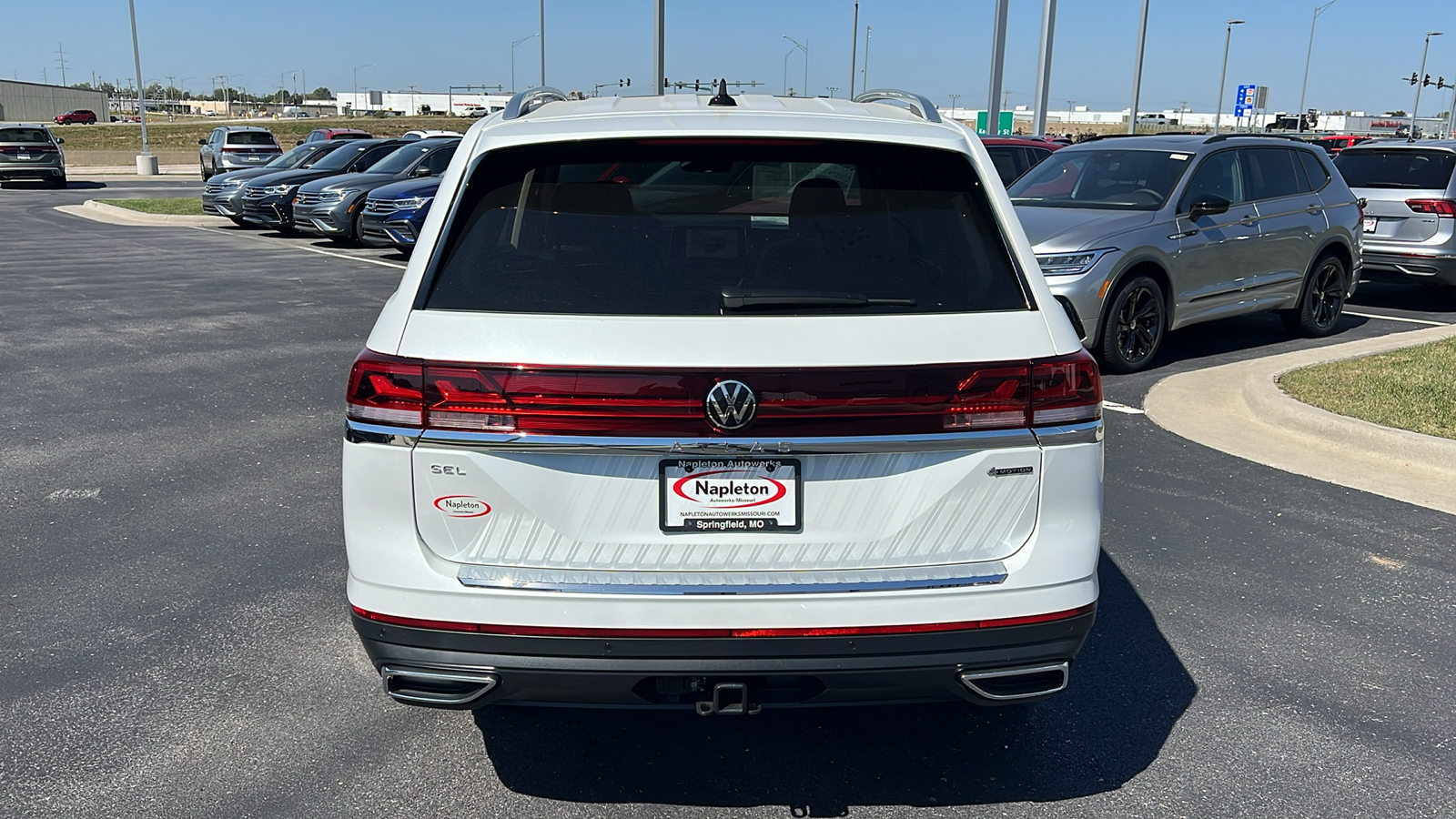 2024 Volkswagen Atlas 2.0T SEL 5