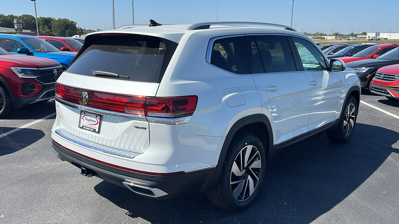 2024 Volkswagen Atlas 2.0T SEL 9