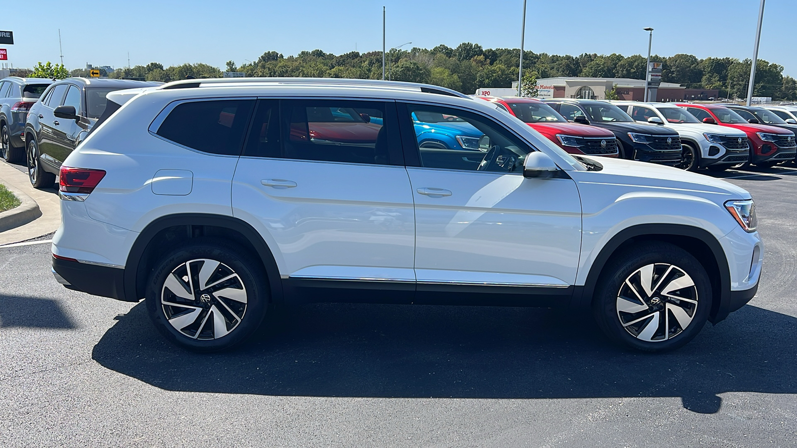 2024 Volkswagen Atlas 2.0T SEL 10