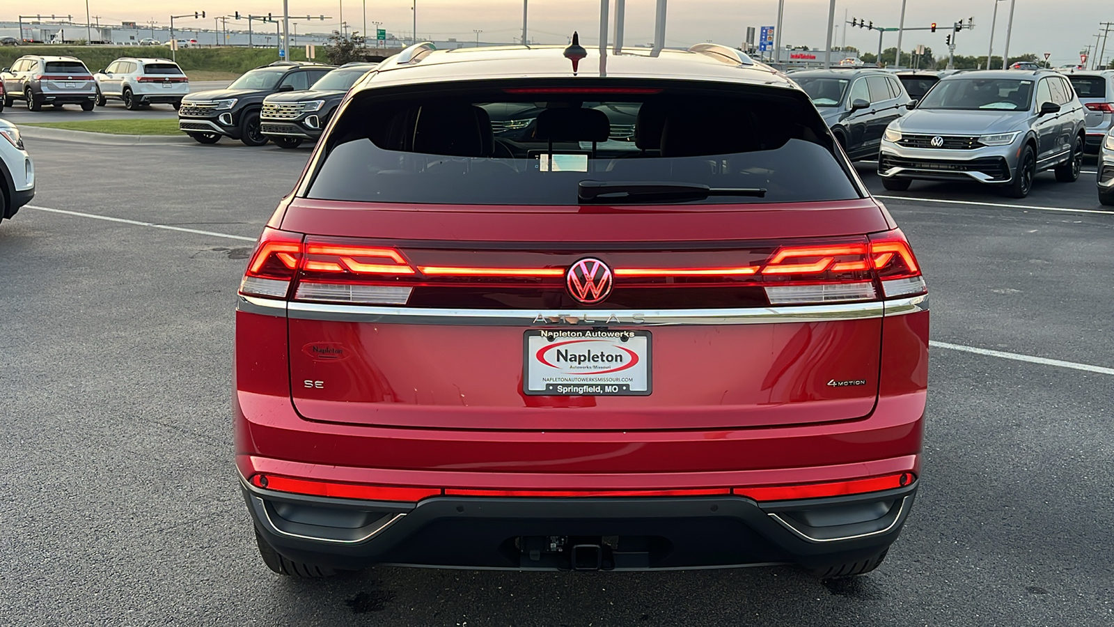 2024 Volkswagen Atlas Cross Sport 2.0T SE w/Technology 5