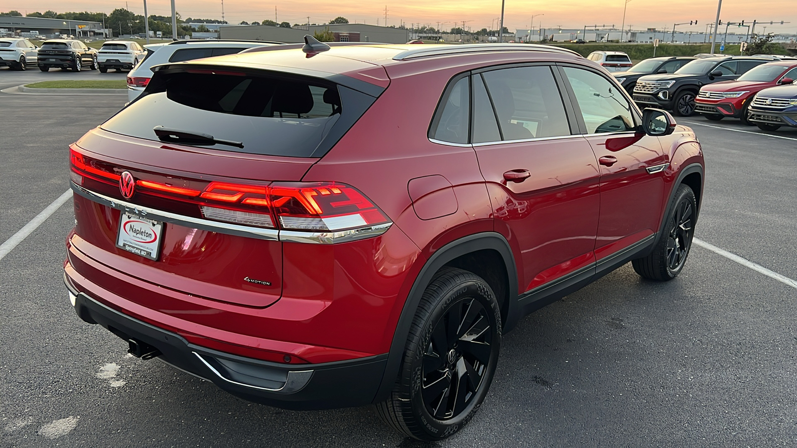 2024 Volkswagen Atlas Cross Sport 2.0T SE w/Technology 9