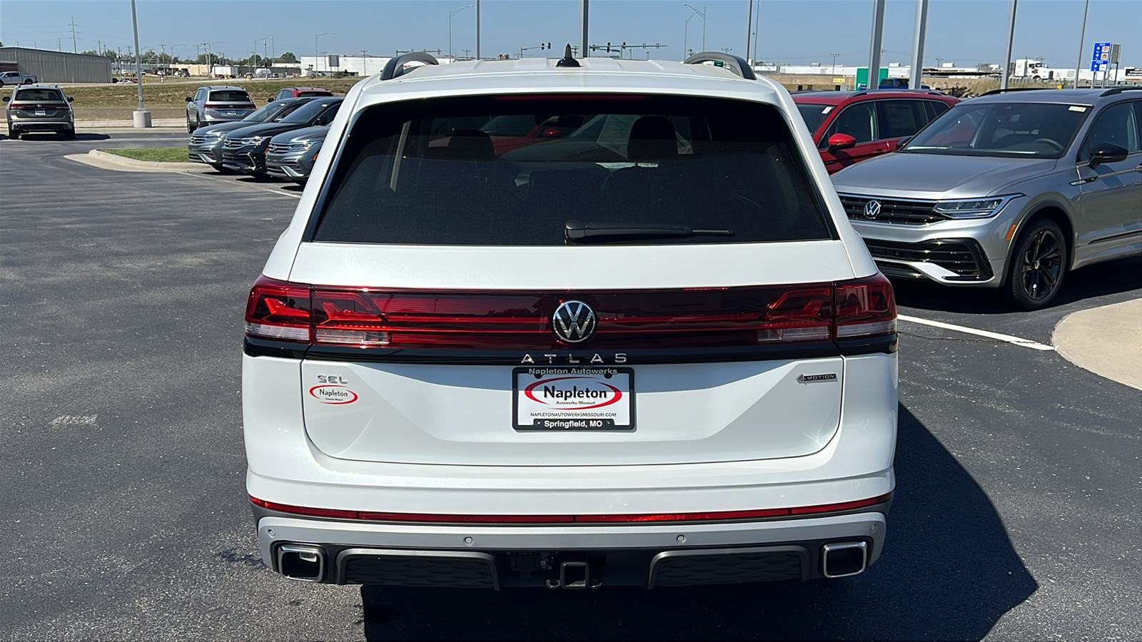 2024 Volkswagen Atlas 2.0T Peak Edition SEL 5