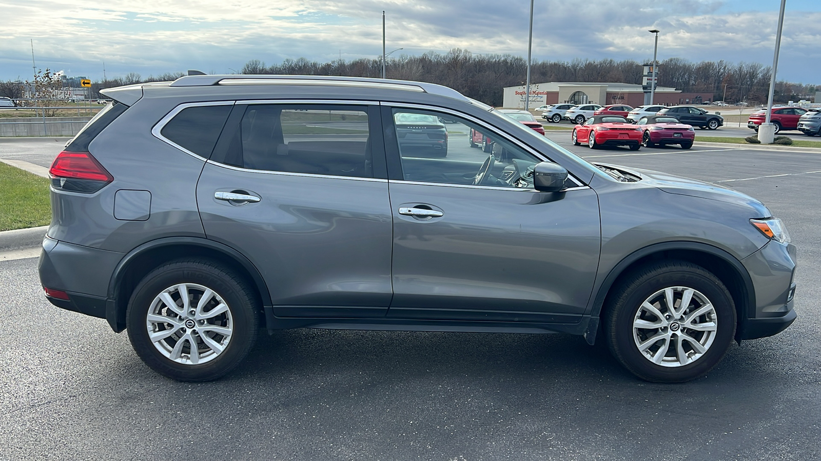 2017 Nissan Rogue SV 7