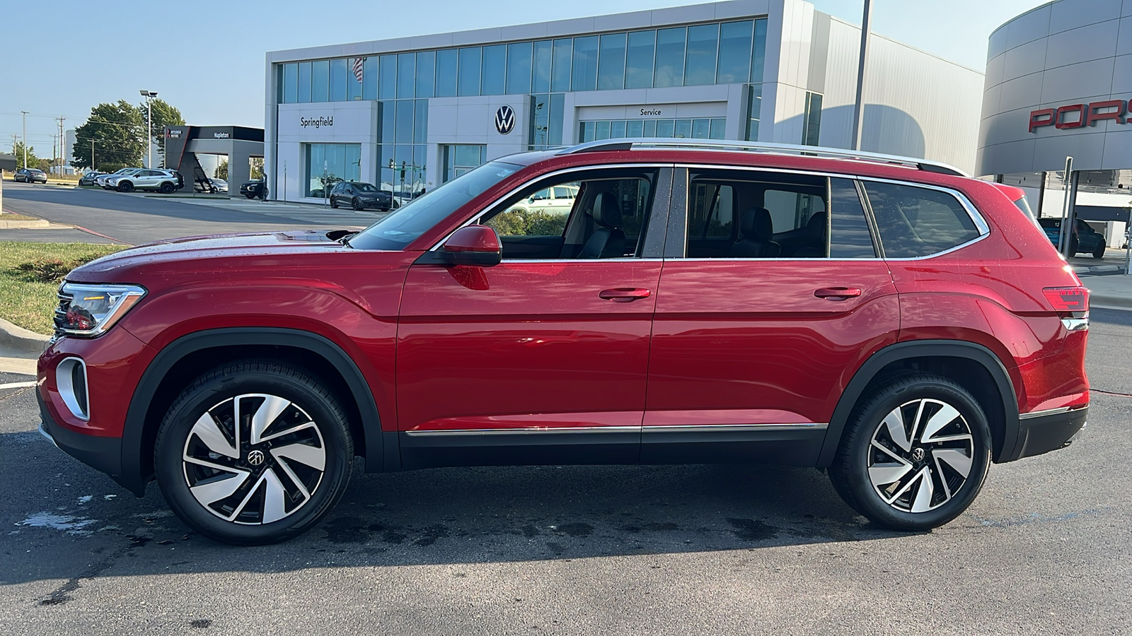 2024 Volkswagen Atlas 2.0T SEL 2