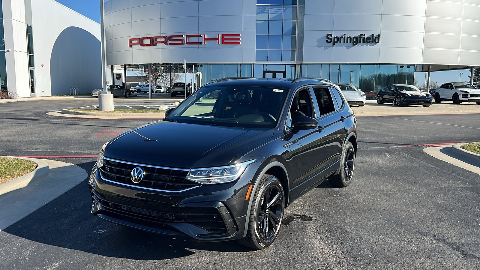 2024 Volkswagen Tiguan SE R-Line Black 1