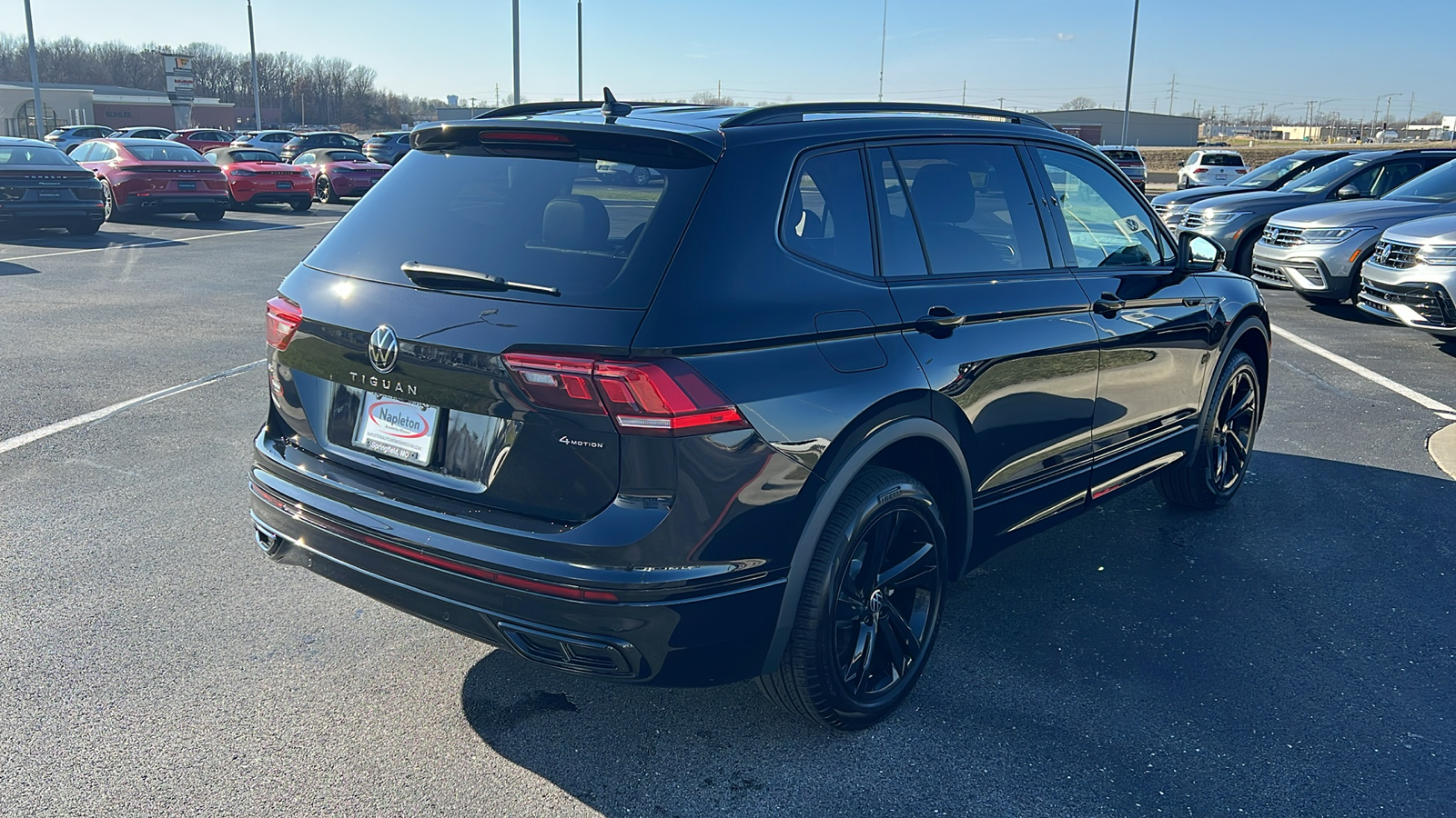 2024 Volkswagen Tiguan SE R-Line Black 8