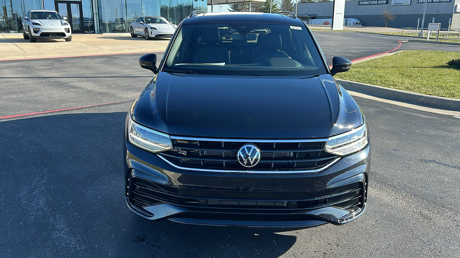 2024 Volkswagen Tiguan SE R-Line Black 11