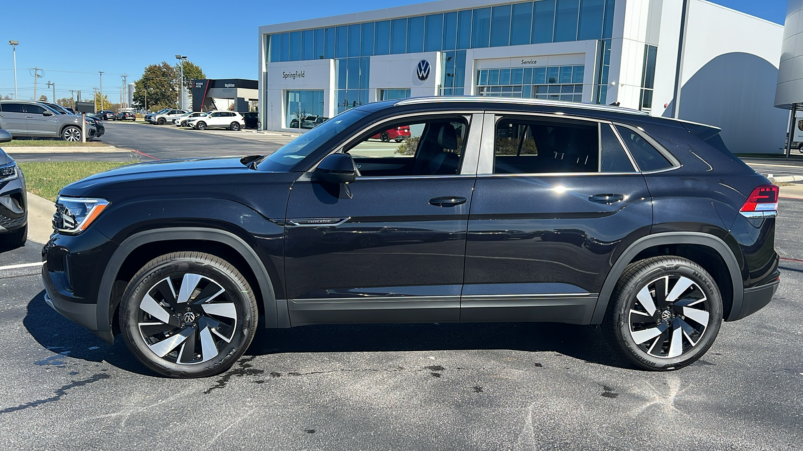 2024 Volkswagen Atlas Cross Sport 2.0T SE w/Technology 2