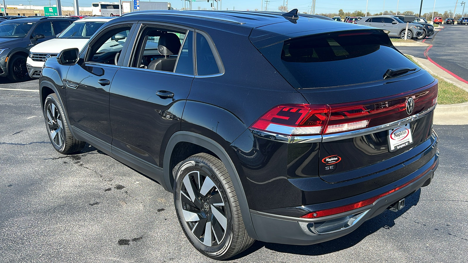 2024 Volkswagen Atlas Cross Sport 2.0T SE w/Technology 4