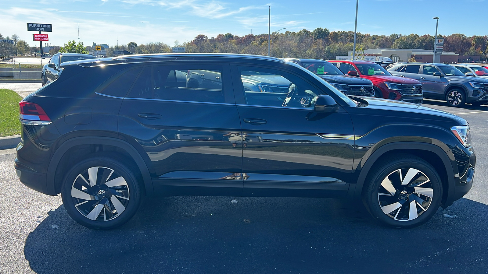 2024 Volkswagen Atlas Cross Sport 2.0T SE w/Technology 9