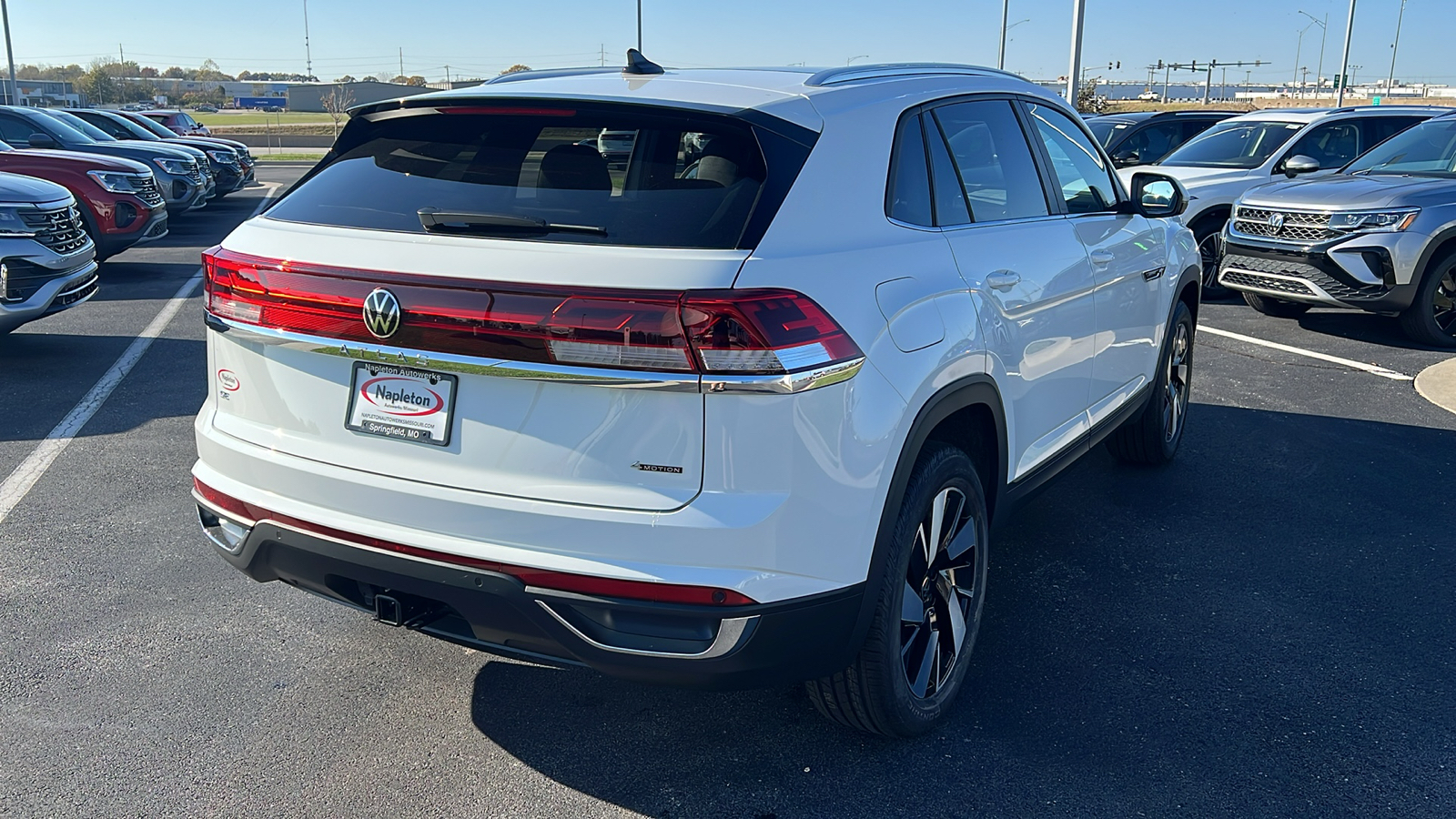 2024 Volkswagen Atlas Cross Sport 2.0T SE w/Technology 9