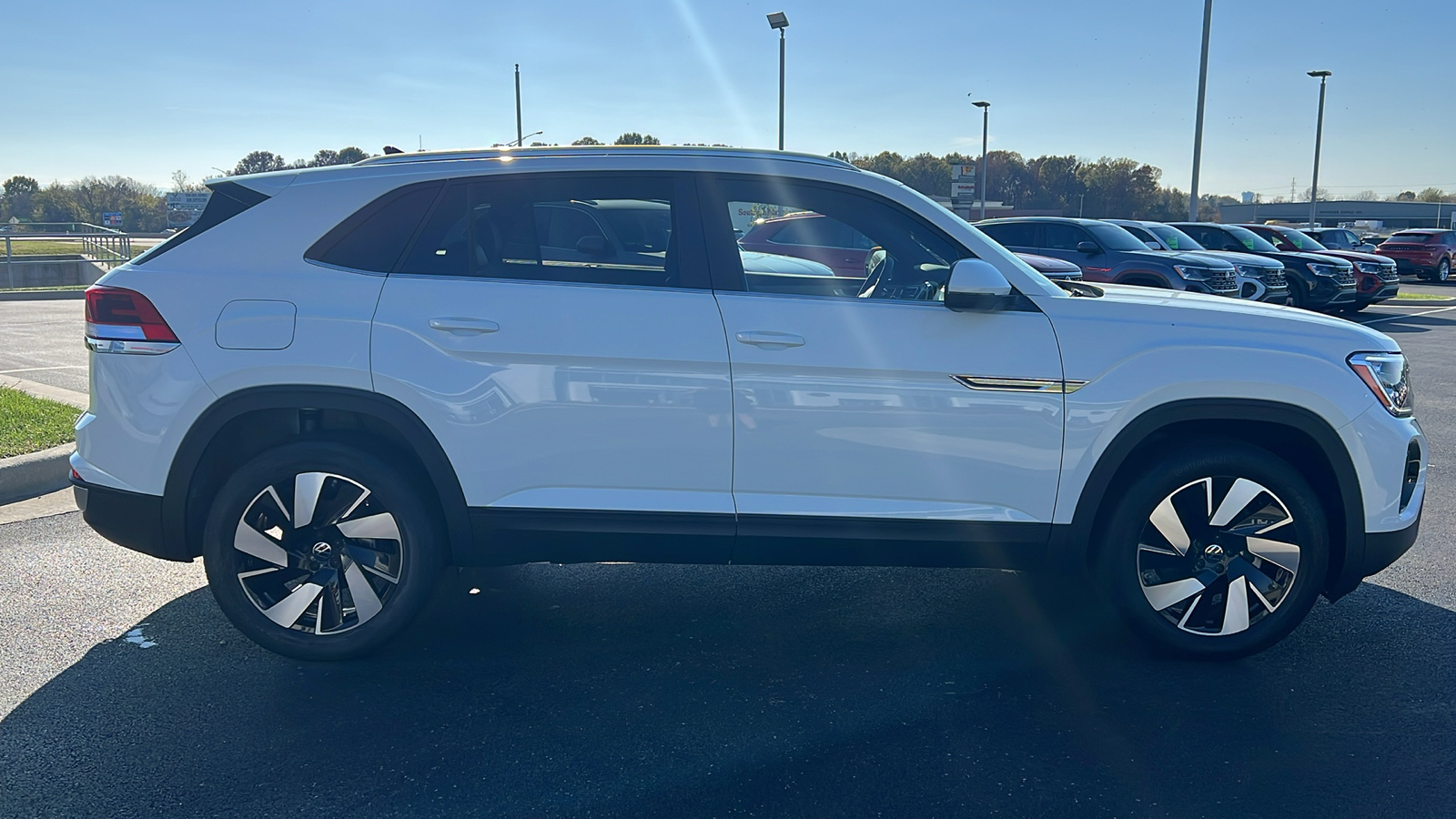 2024 Volkswagen Atlas Cross Sport 2.0T SE w/Technology 10