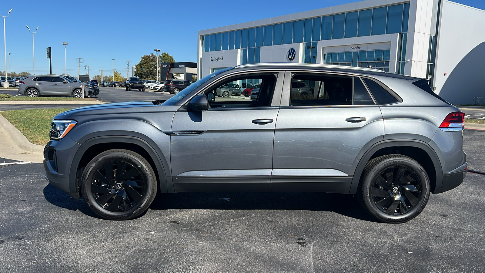 2024 Volkswagen Atlas Cross Sport 2.0T SE w/Technology 2