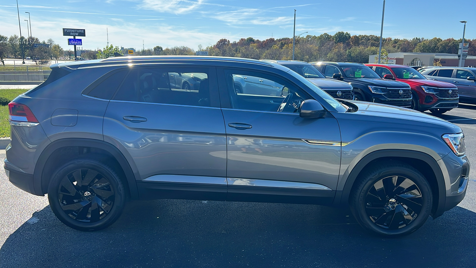 2024 Volkswagen Atlas Cross Sport 2.0T SE w/Technology 10