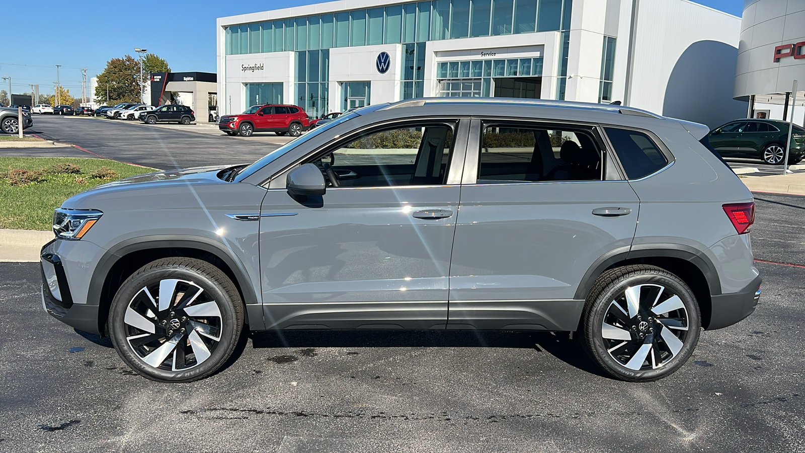 2024 Volkswagen Taos SEL 2