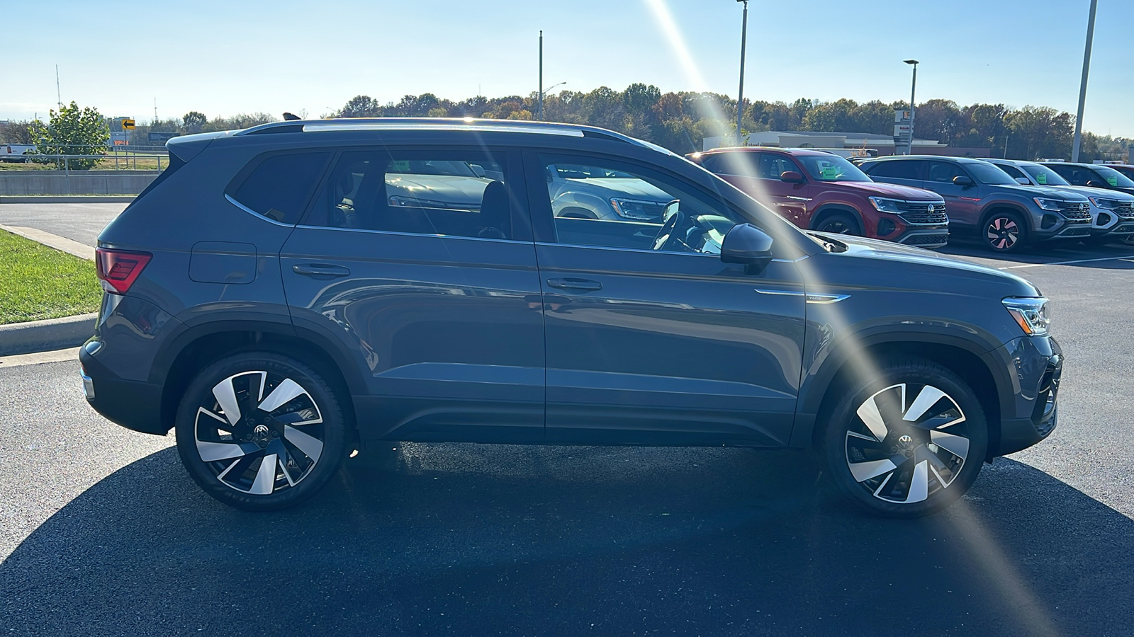 2024 Volkswagen Taos SEL 8