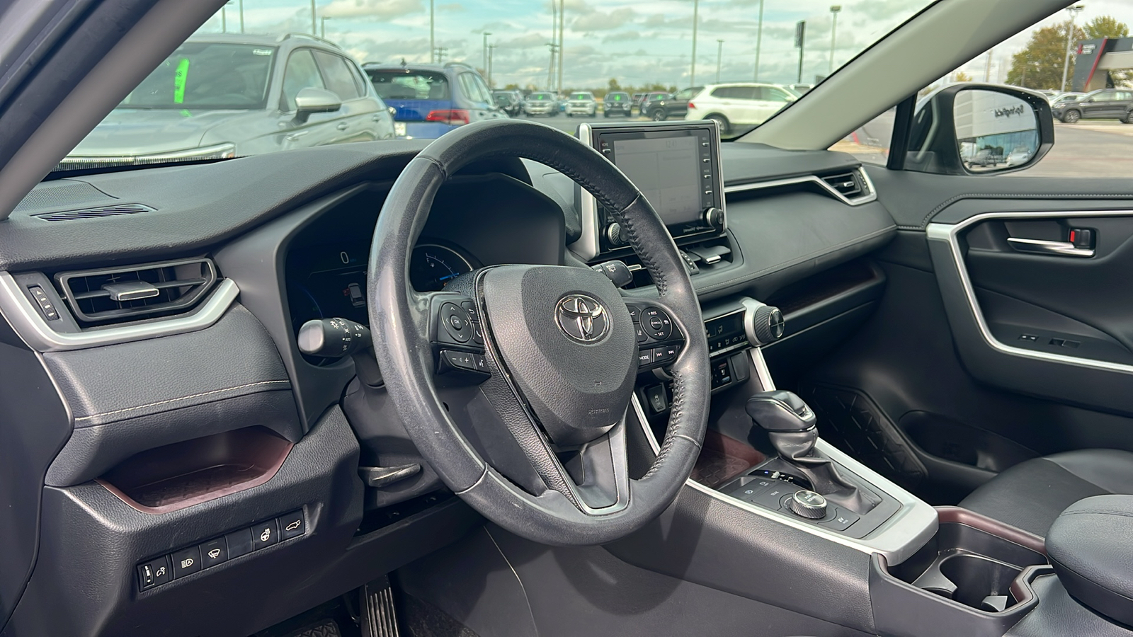 2019 Toyota RAV4 Hybrid Limited 9