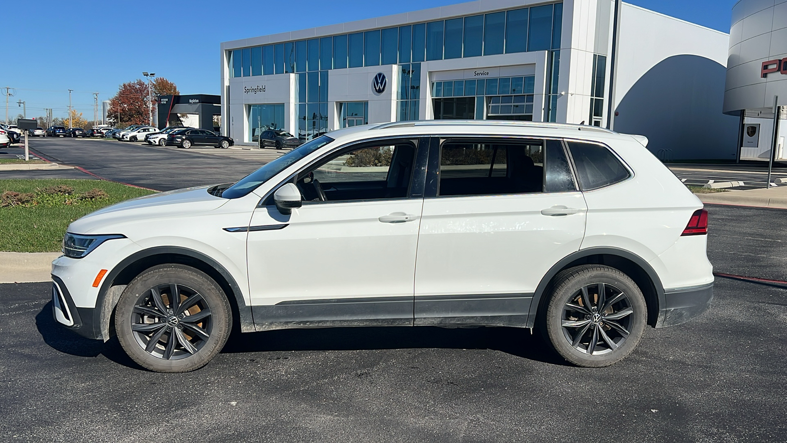 2022 Volkswagen Tiguan SE 2