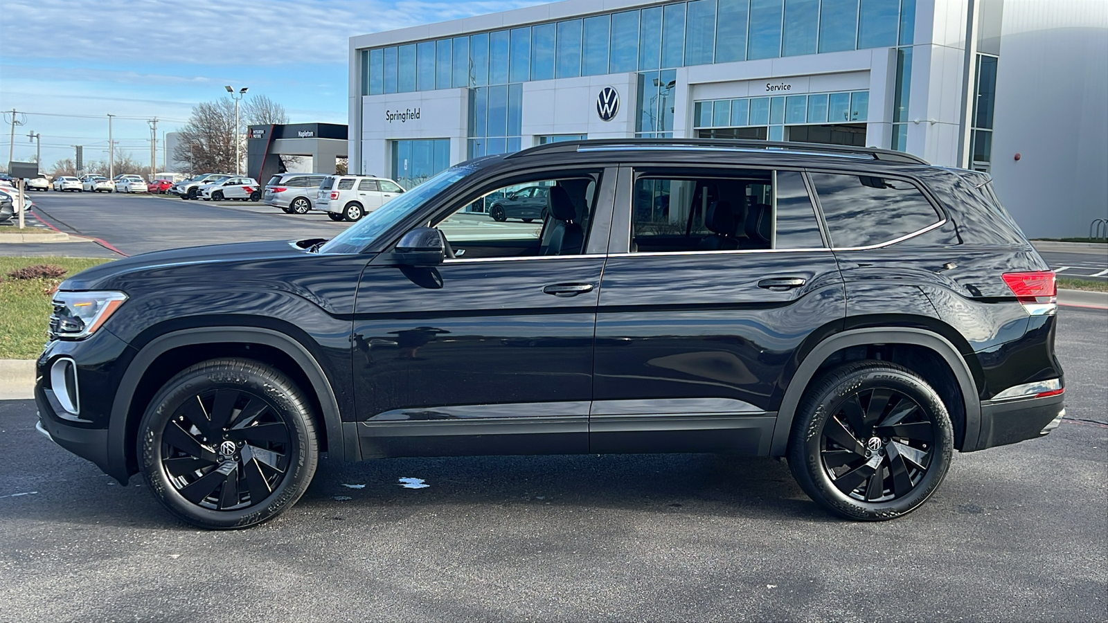 2025 Volkswagen Atlas 2.0T SE w/Technology 2