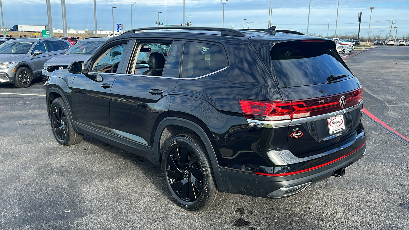 2025 Volkswagen Atlas 2.0T SE w/Technology 4