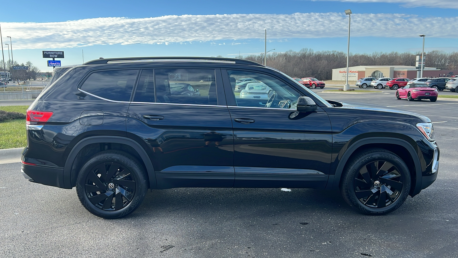 2025 Volkswagen Atlas 2.0T SE w/Technology 9