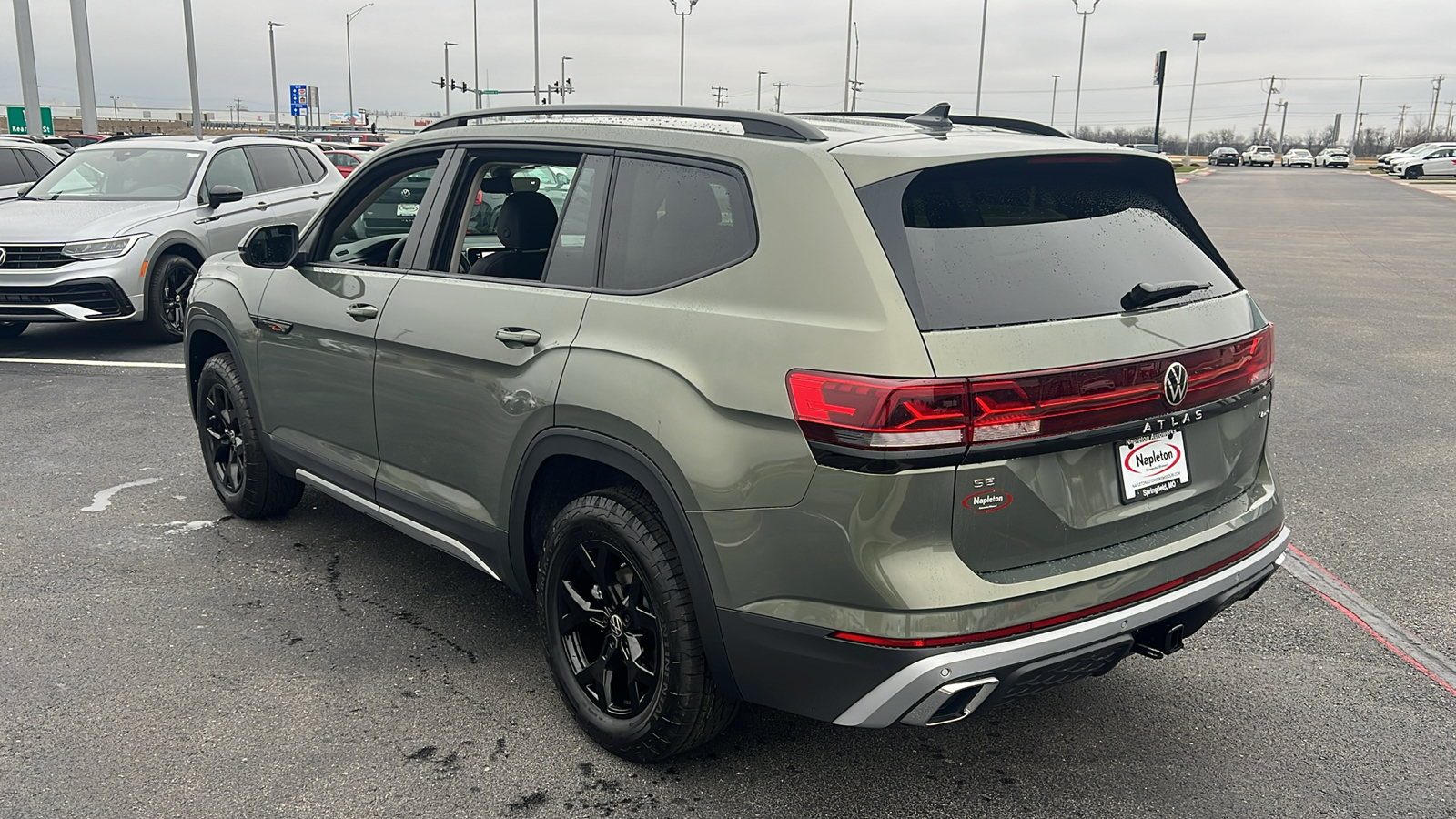 2025 Volkswagen Atlas 2.0T Peak Edition 4