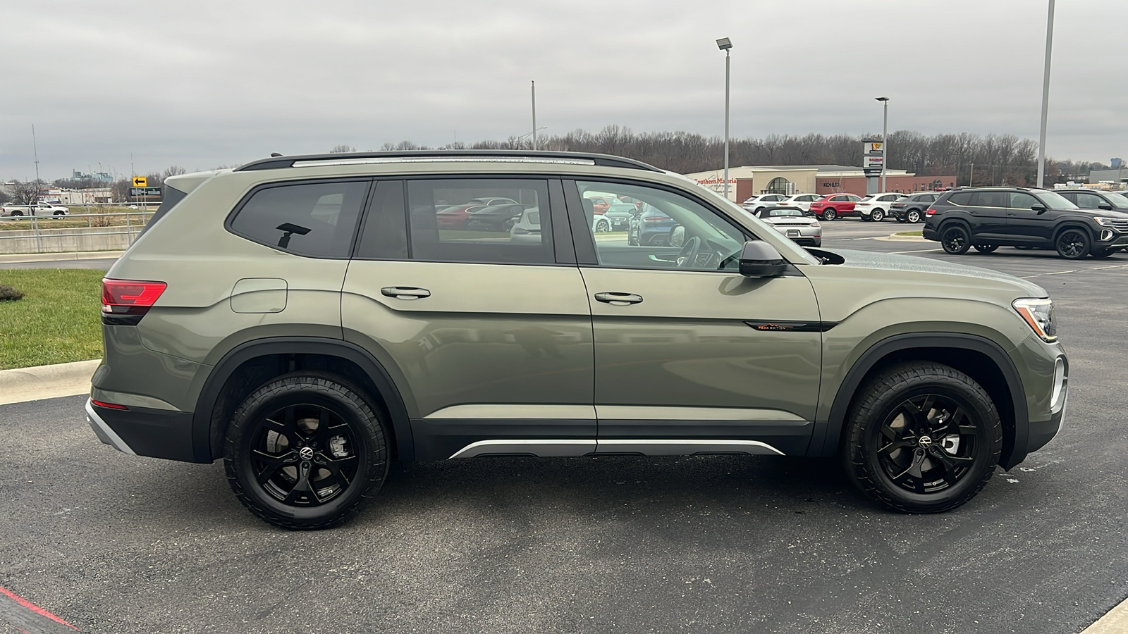 2025 Volkswagen Atlas 2.0T Peak Edition 9