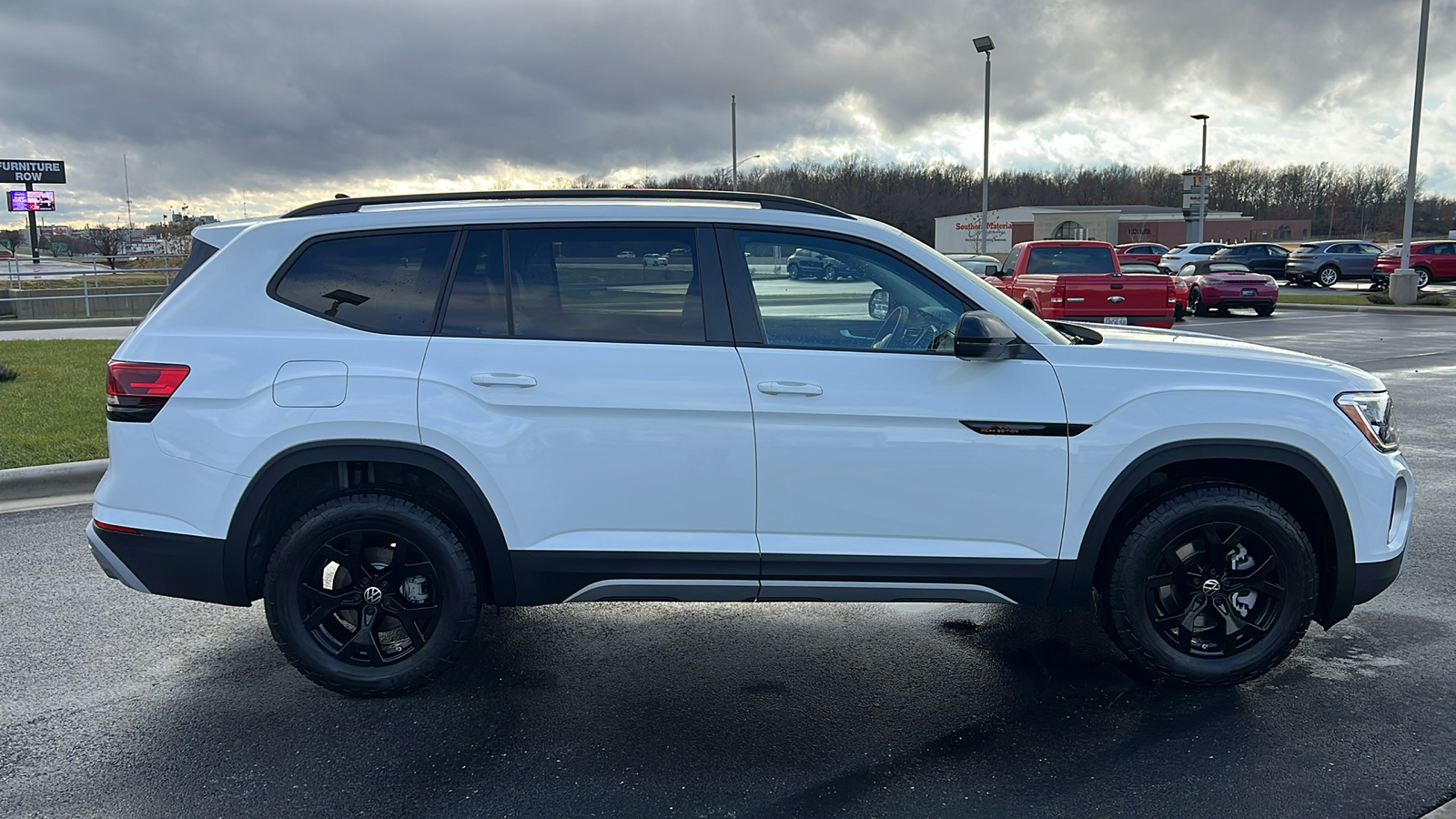 2025 Volkswagen Atlas 2.0T Peak Edition 9