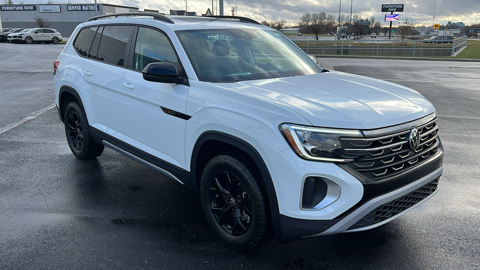 2025 Volkswagen Atlas 2.0T Peak Edition 10