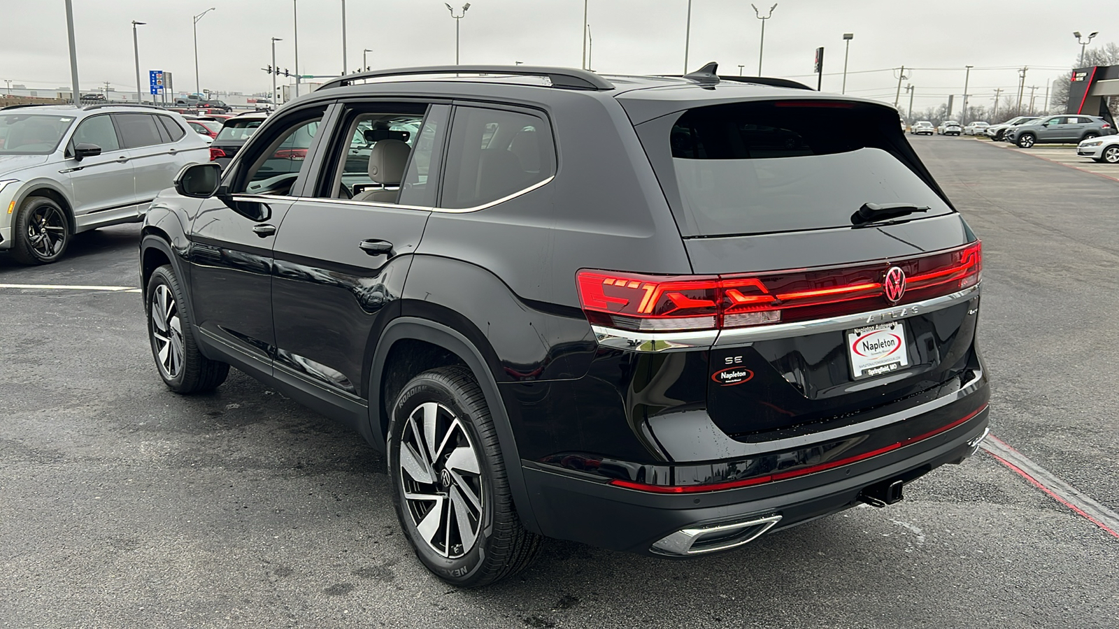 2025 Volkswagen Atlas 2.0T SE w/Technology 4