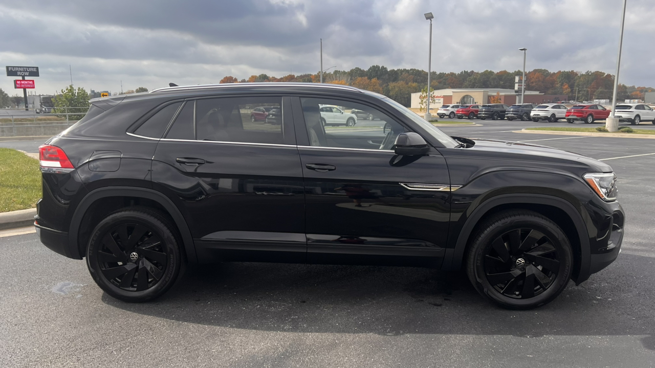 2025 Volkswagen Atlas Cross Sport 2.0T SE w/Technology 10