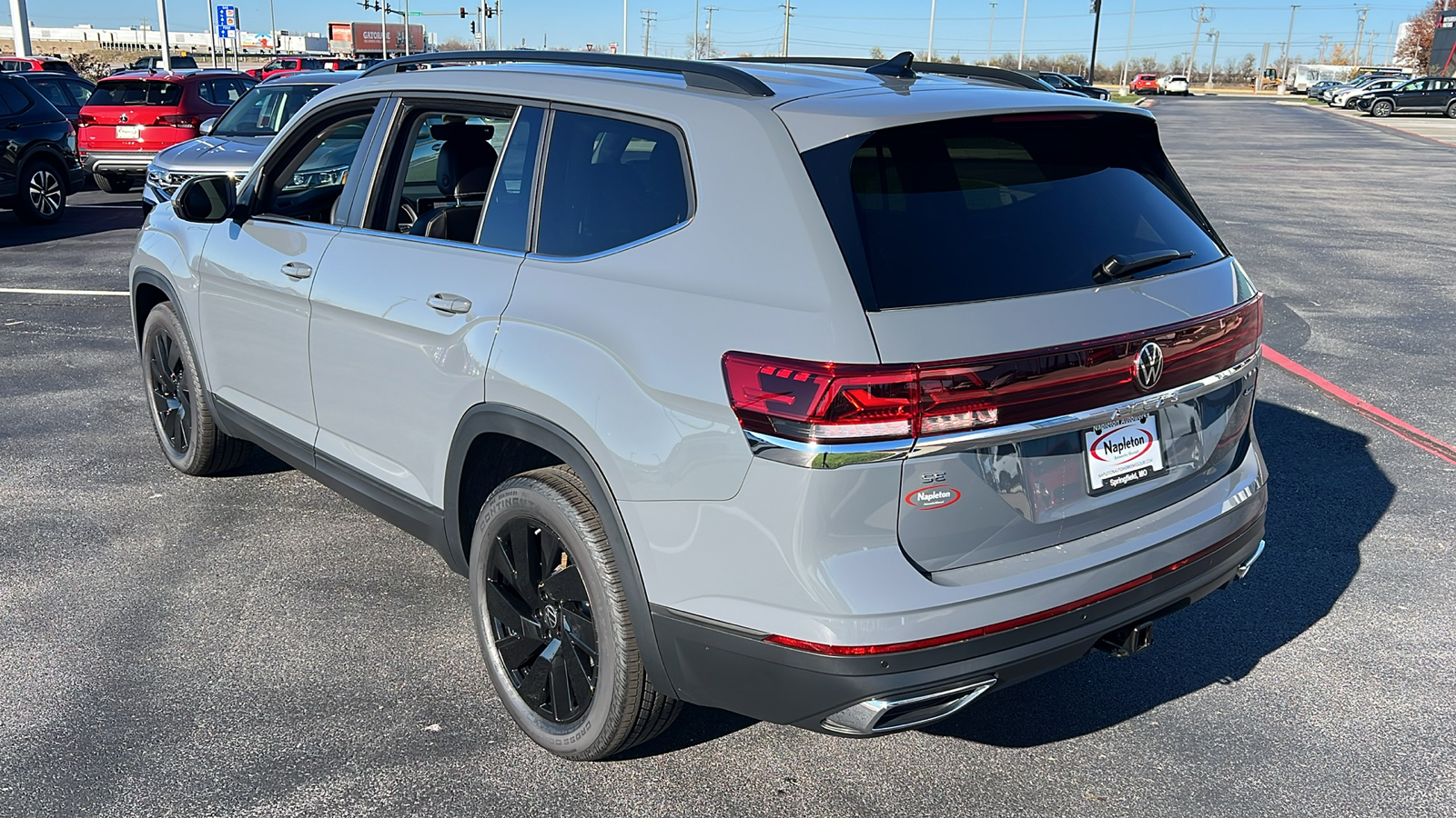 2025 Volkswagen Atlas 2.0T SE w/Technology 4