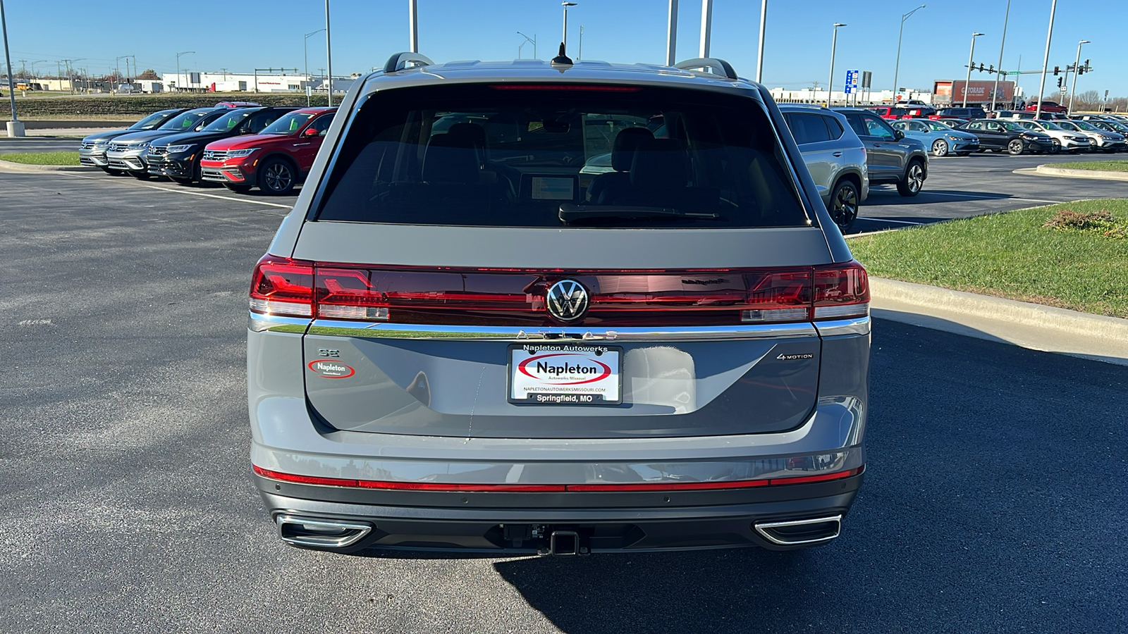 2025 Volkswagen Atlas 2.0T SE w/Technology 5