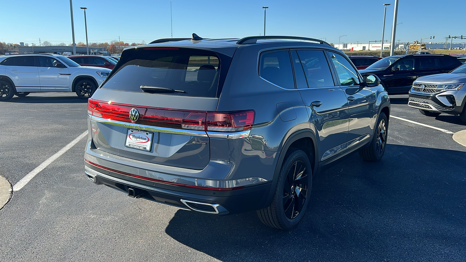 2025 Volkswagen Atlas 2.0T SE w/Technology 8